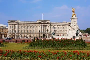 Royal London Sightseeing Tour and Thames River Cruise in destination