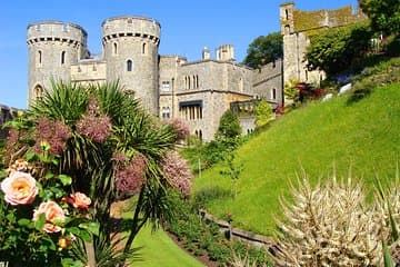 Windsor Castle, Stonehenge & Bath Private Car Tour from London activity