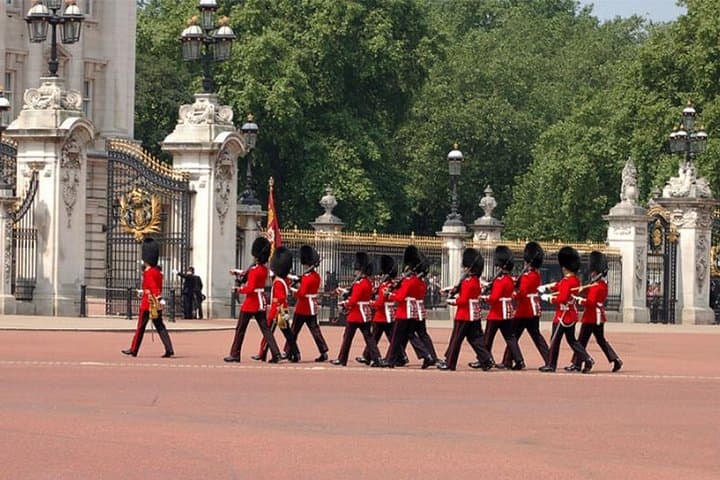 Royal Welcome with Red Carpet Treatment photo highlight 7