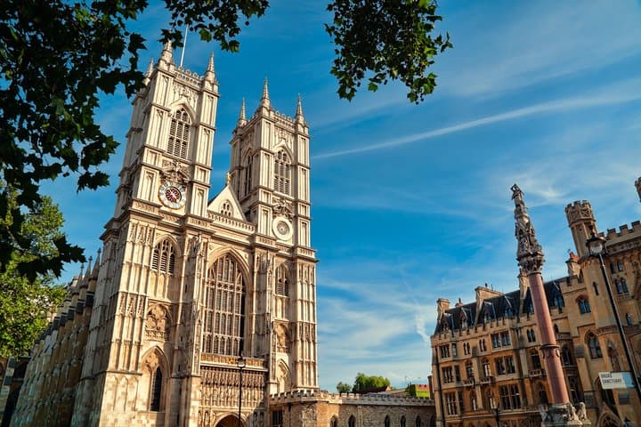 Royal London Sightseeing Tour and Thames River Cruise in London