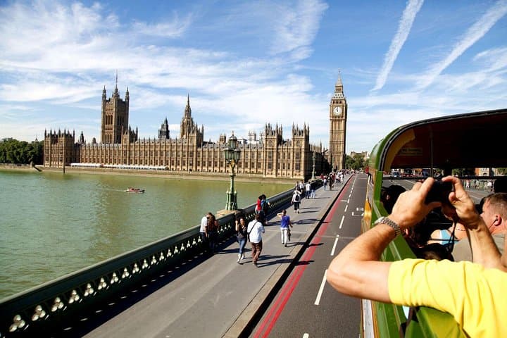 Buckingham Palace and Vintage Bus Tour of London gallery photo 4