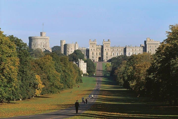 Windsor Castle, Stonehenge & Bath Private Car Tour from London gallery photo 5