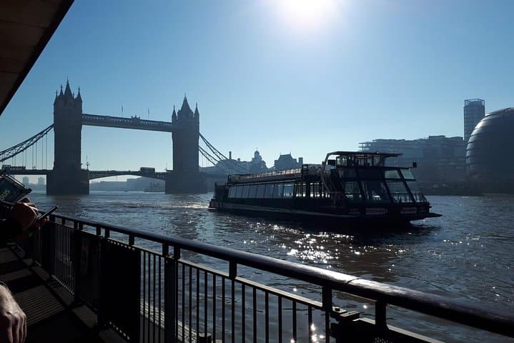 Vintage London Bus Tour Including Thames Cruise with Optional London Eye photo highlight 9