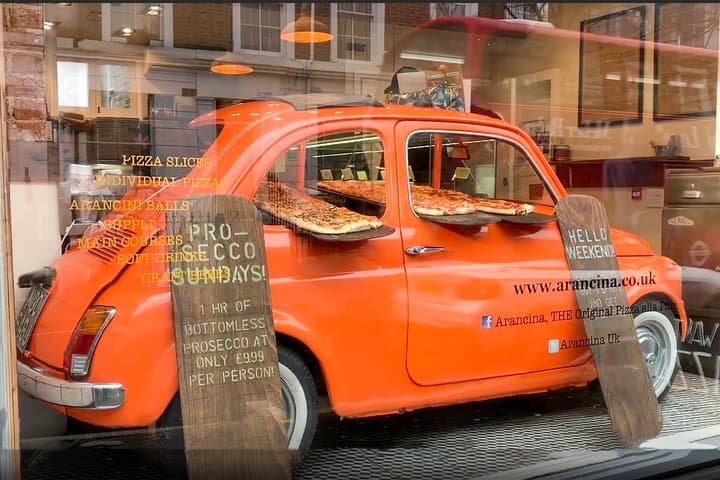 Colourful Photo Tour at Notting Hill in London