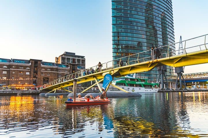 Hot Tub Boat Tour in London - London's most unique tour in London