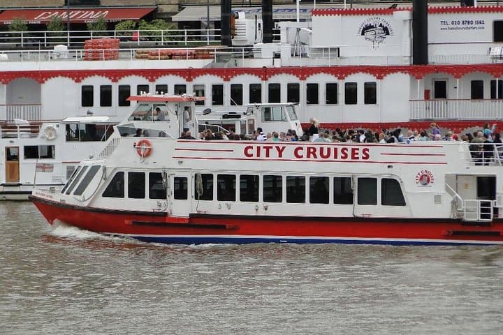 Cruise on the Thames River with Hotel Pick Up снимка с акценти 23