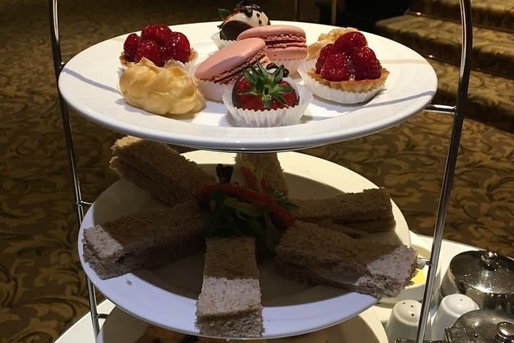 Afternoon Tea Cruise on River Thames gallery photo 4