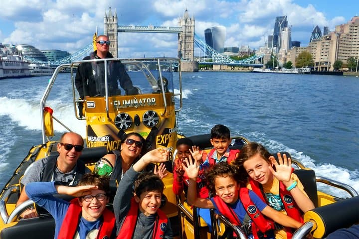 PRIVATE HIRE SPEEDBOAT 'THAMES BARRIER EXPERIENCE - 70 minutes from Embankment in London
