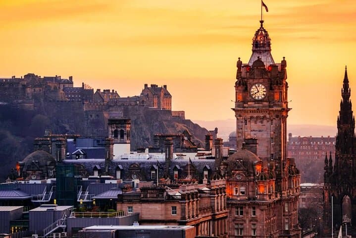 Edinburgh Rail Trip from London with Castle entry and Hop-on Hop-off bus photo highlight 7