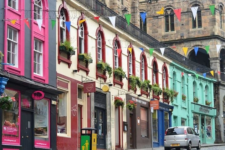 Edinburgh Rail Trip from London with Castle entry and Hop-on Hop-off bus photo highlight 9