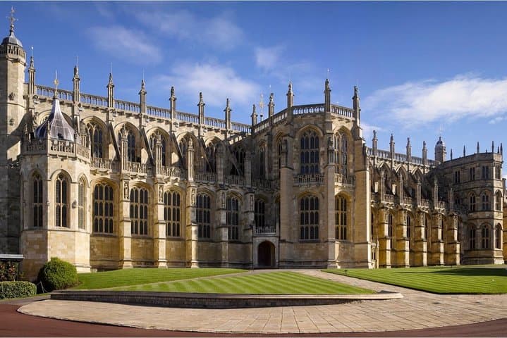 Windsor Castle, Stonehenge & Bath Private Car Tour from London photo highlight 9