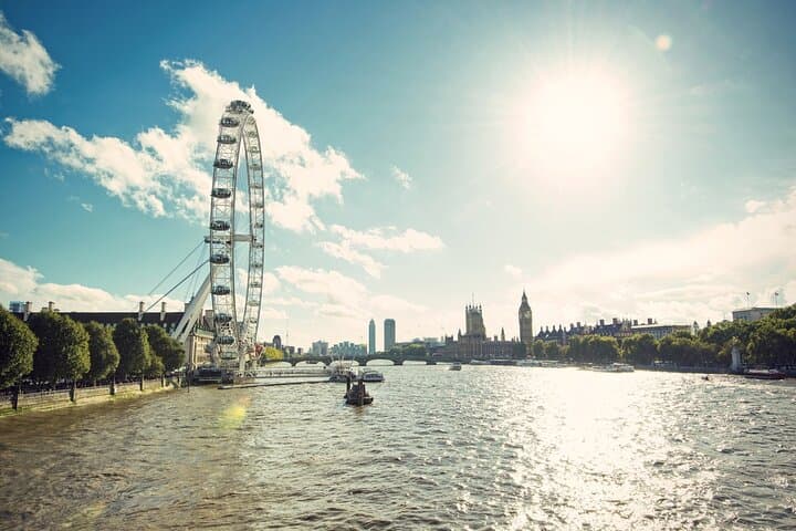 Vintage London Bus Tour Including Thames Cruise with Optional London Eye gallery photo 4