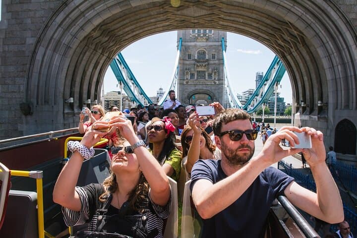 Big Bus London Hop-On Hop-Off Tour and River Cruise gallery photo 4