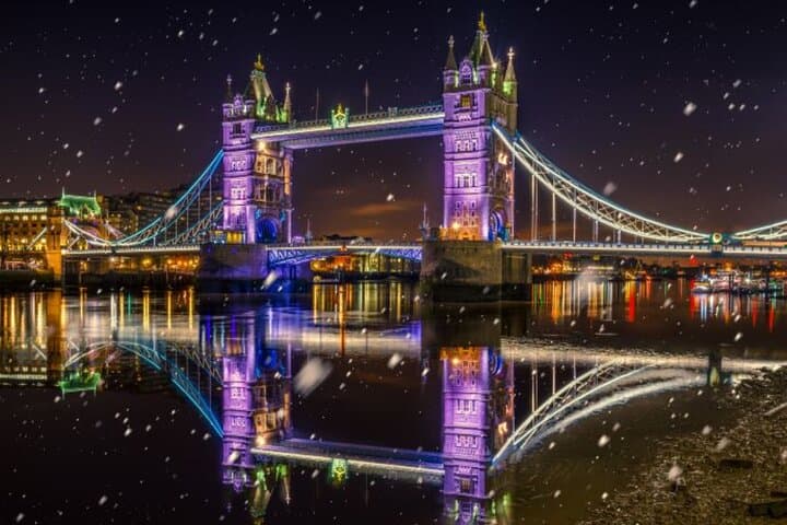 New Year's Eve Party Boat on The Thames with Live Band gallery photo 5